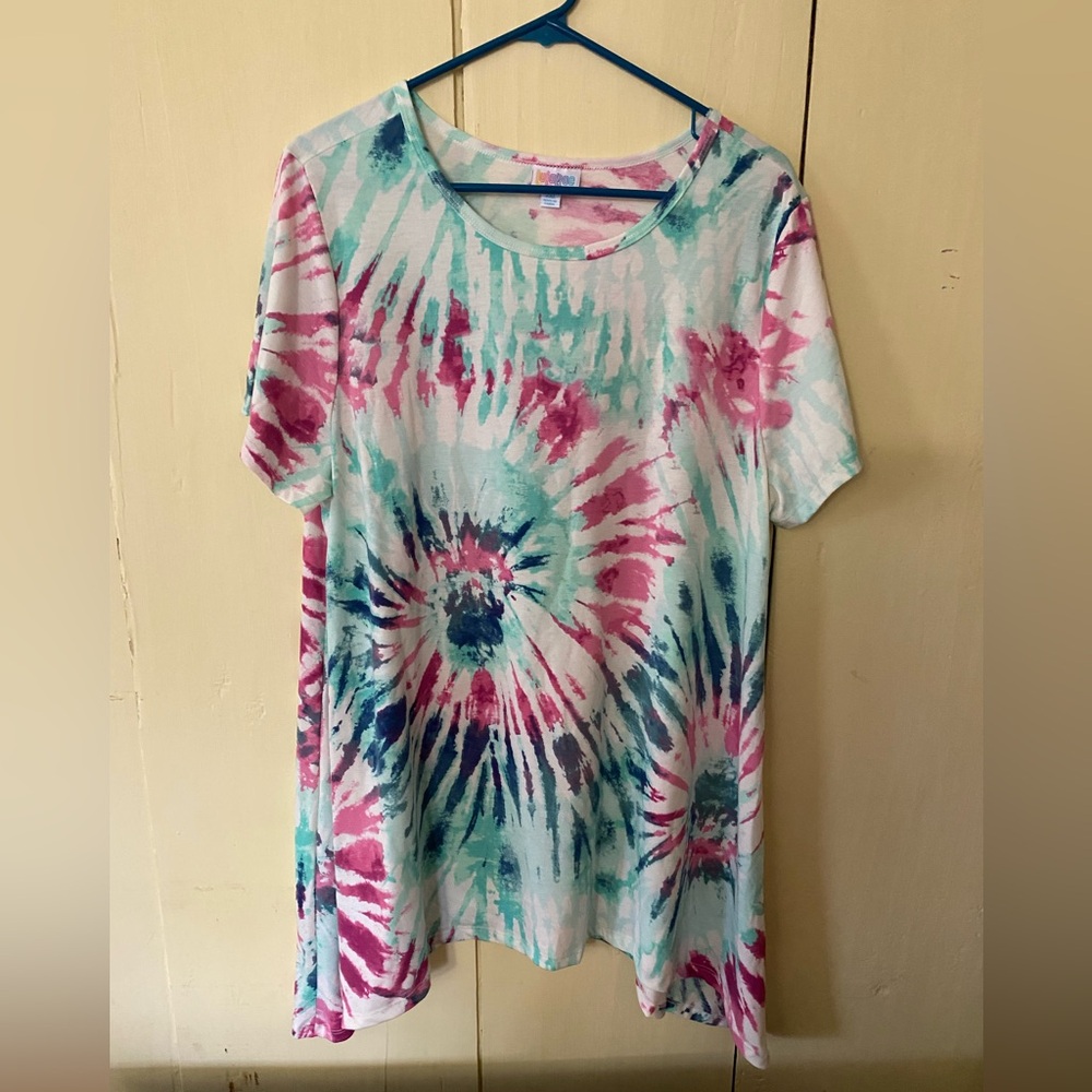 Lularoe tee 2xl